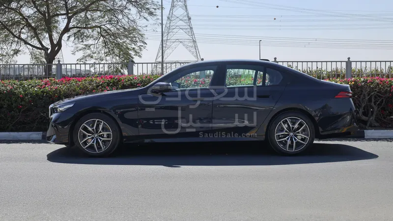 2026 بي ام دبليو الفئة الخامسة 530 إم كت