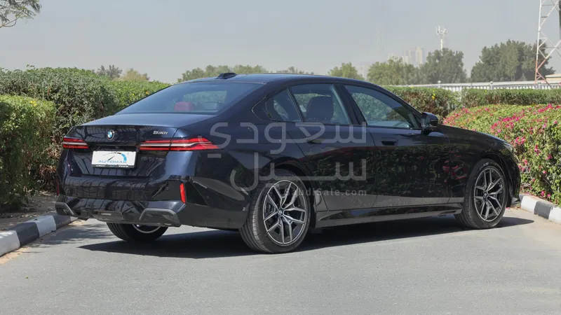 2026 بي ام دبليو الفئة الخامسة 530 إم كت