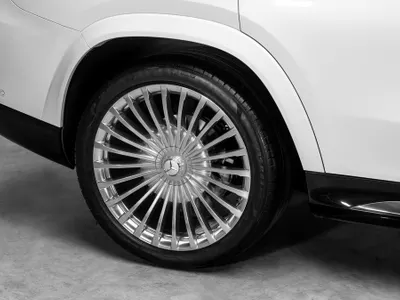 2023 مرسيدس - بنز جي إل إس 600 مايباخ