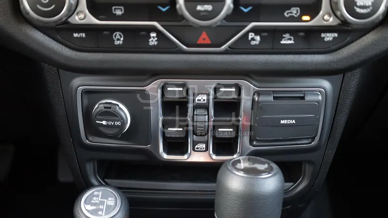 2025 جييب رانجلر سبورت بلس