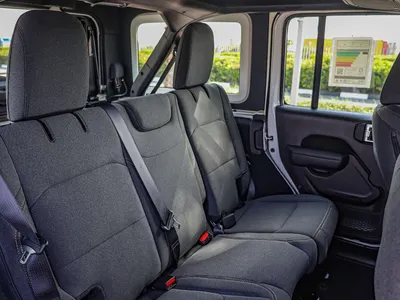 2025 جييب رانجلر سبورت بلس