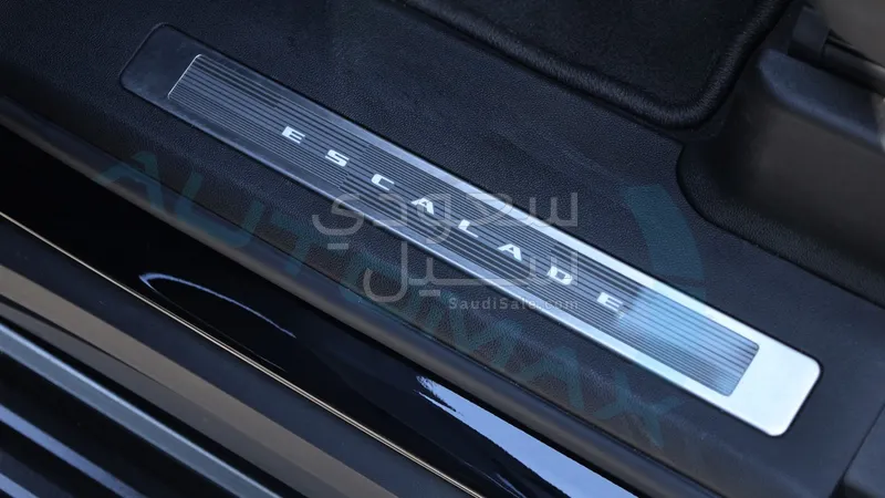 2025 كاديلاك اسكاليد بلاتينيوم