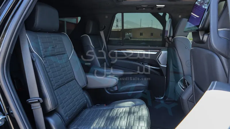 2025 كاديلاك اسكاليد بلاتينيوم