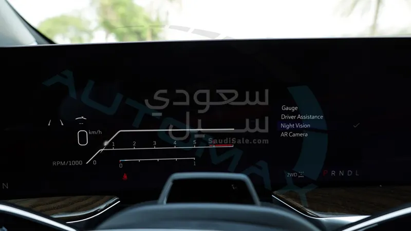 2025 كاديلاك اسكاليد بلاتينيوم