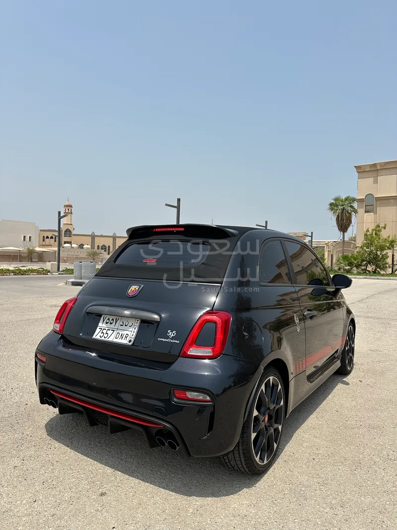 2020 فيات ابارث 595 كومبيتزيون