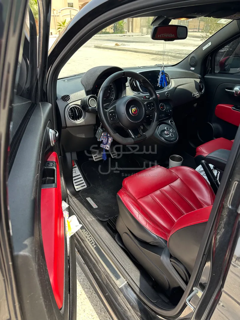 2020 فيات ابارث 595 كومبيتزيون