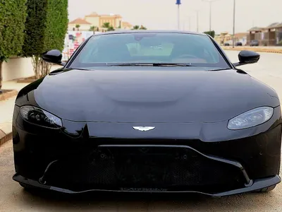 2019 استون مارتن فانتج في 8