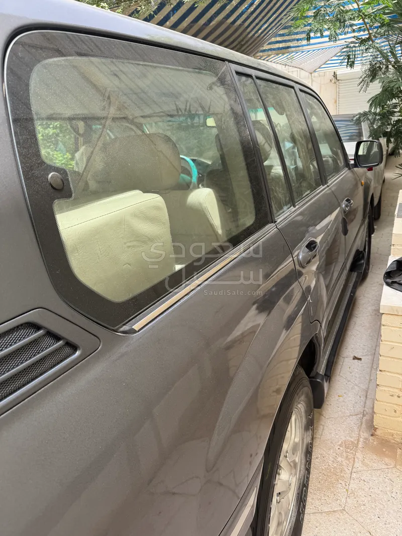 2003 تويوتا لاند كروزر جي اكس ار