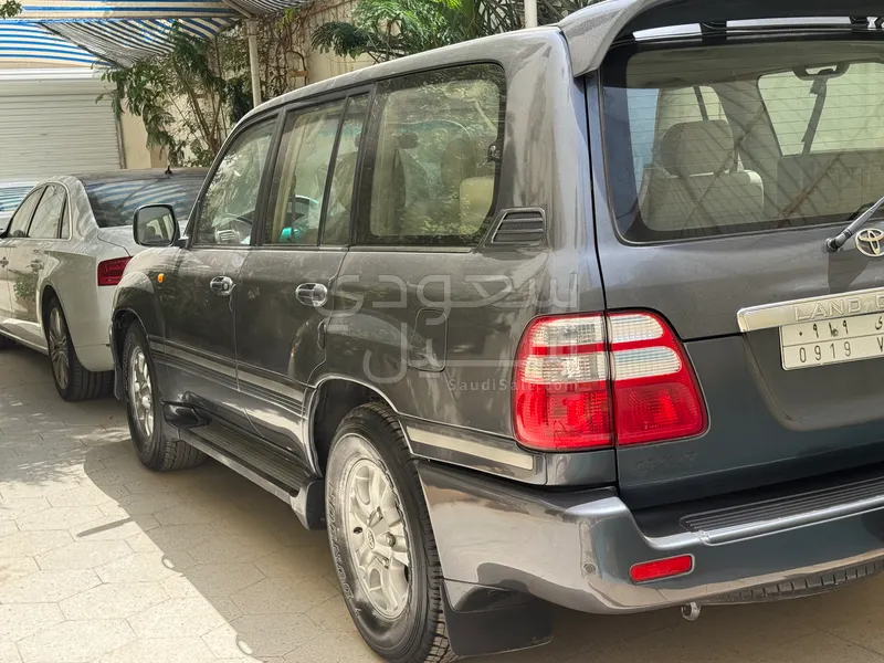 2003 تويوتا لاند كروزر جي اكس ار