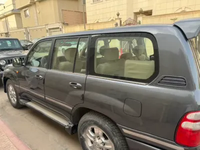 2003 تويوتا لاند كروزر جي اكس ار