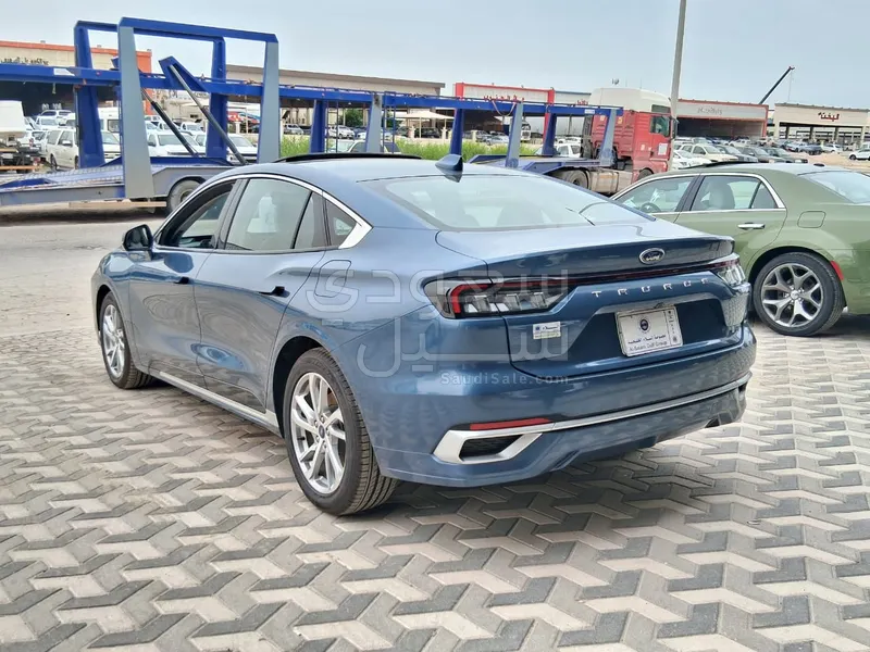 2023 Ford Taurus Trend