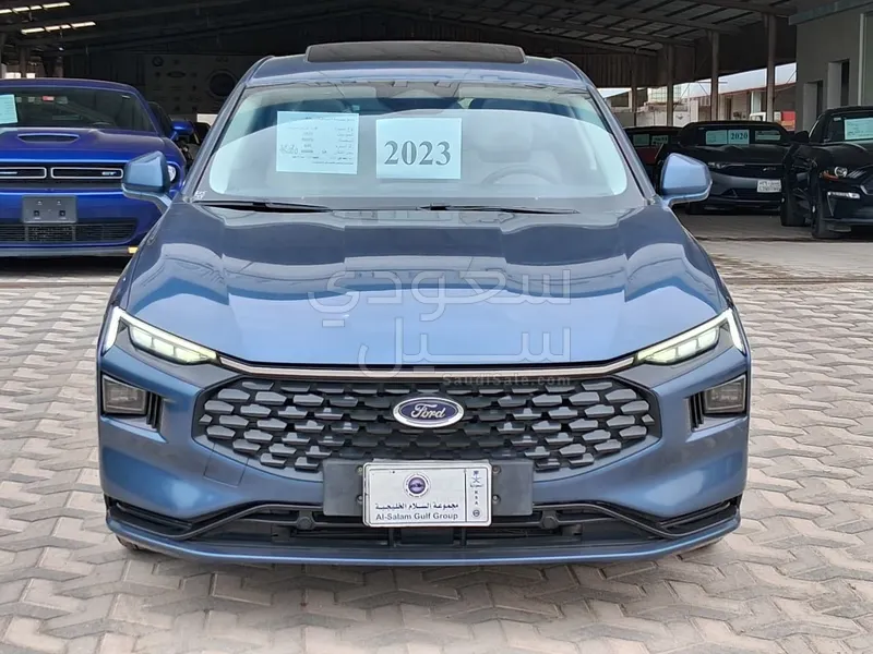 2023 Ford Taurus Trend