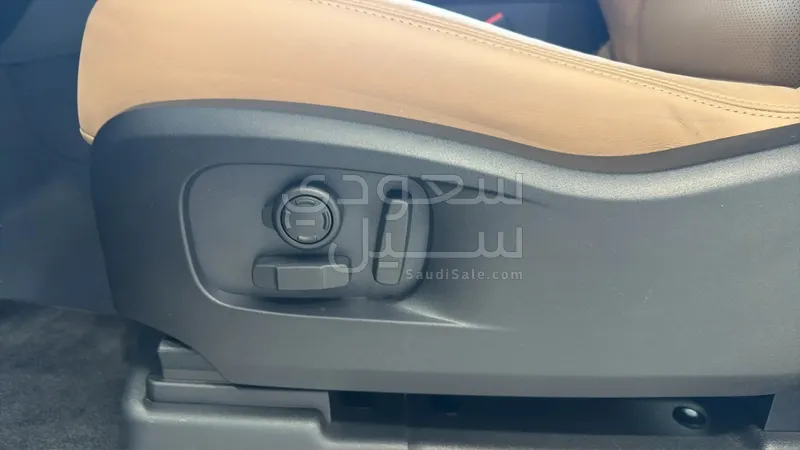 2025 لاند روفر ديفيندر 90