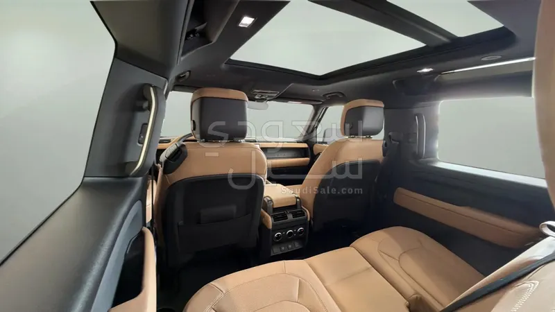 2025 لاند روفر ديفيندر 90