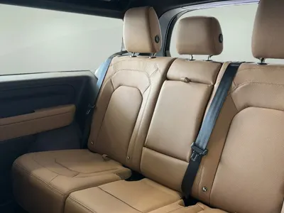 2025 لاند روفر ديفيندر 90