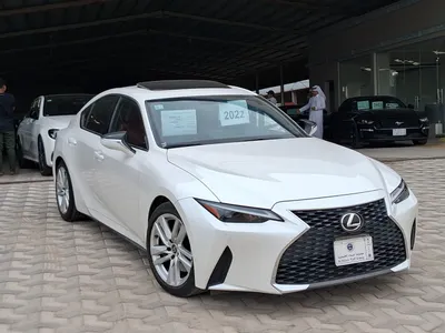 2022 لكزس آي إس 300