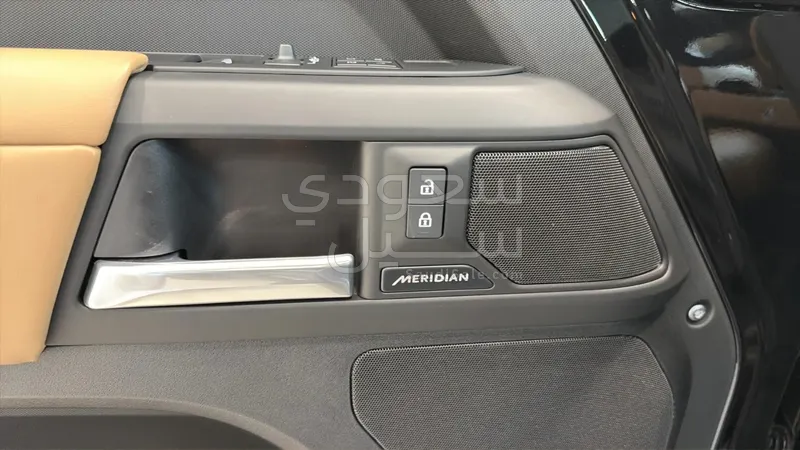 2025 لاند روفر ديفيندر 90