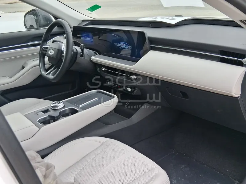 2026 فورد توروس تايتينيوم