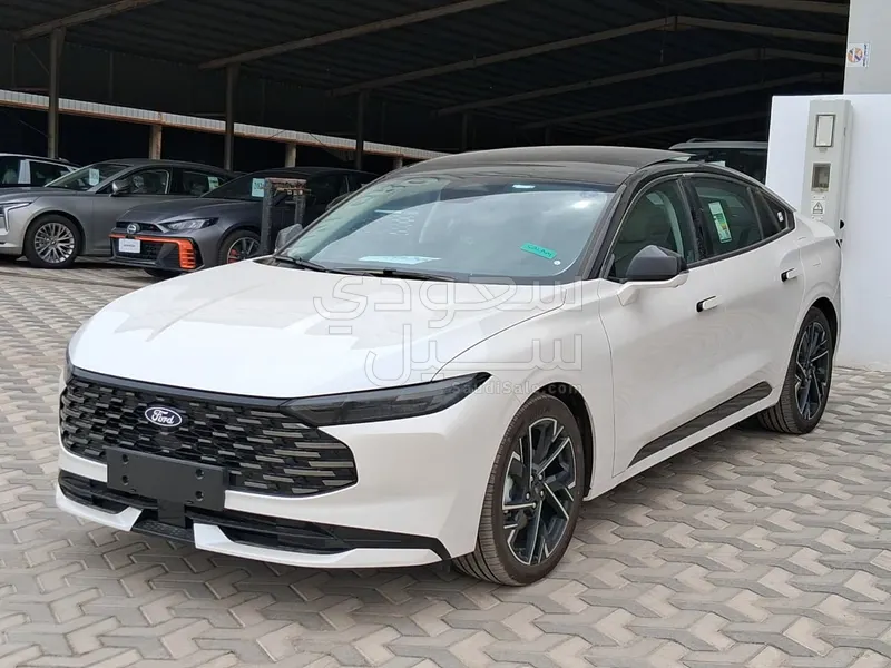 2026 فورد توروس تايتينيوم