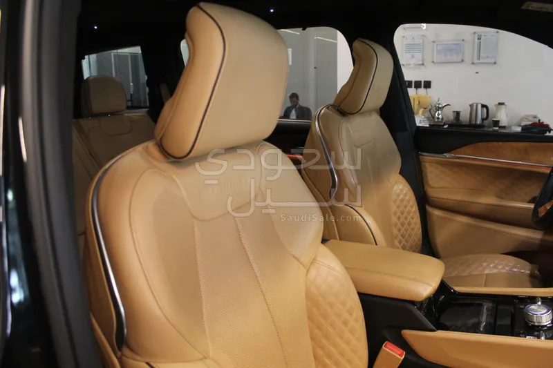 2021 جييب جراند شيروكي ساميت