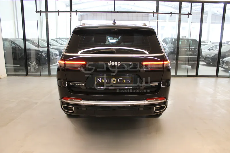 2021 جييب جراند شيروكي ساميت