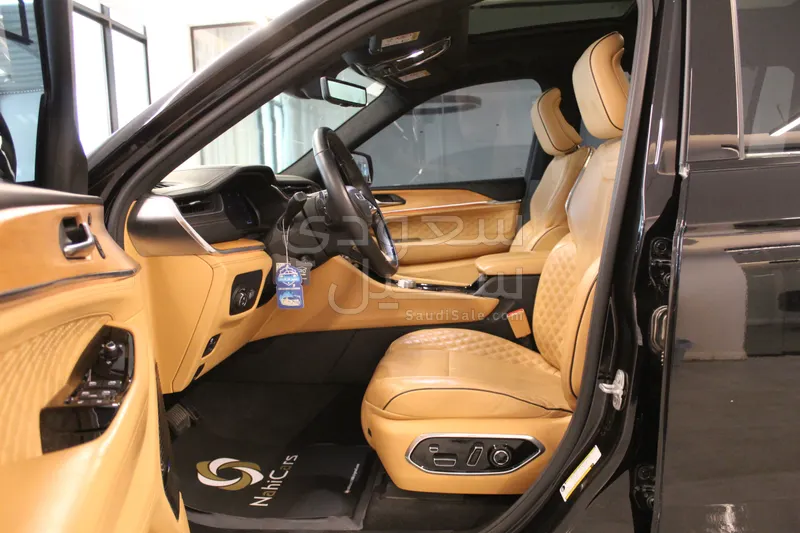 2021 جييب جراند شيروكي ساميت