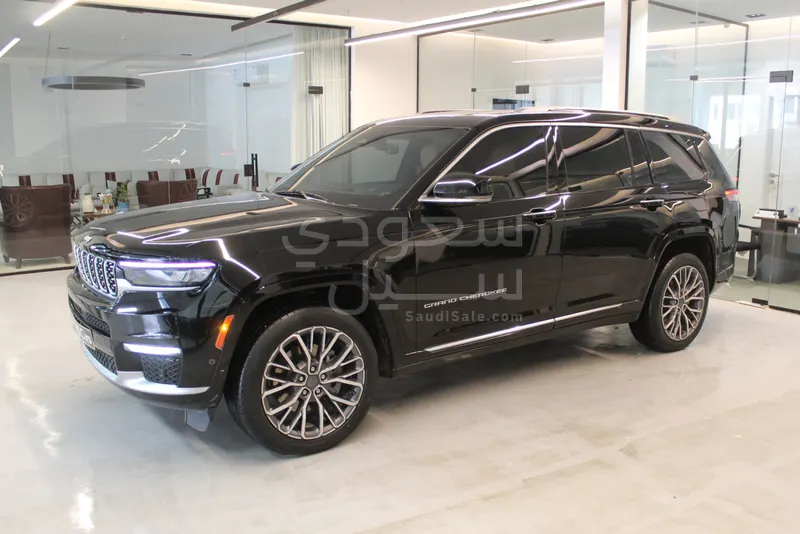 2021 جييب جراند شيروكي ساميت