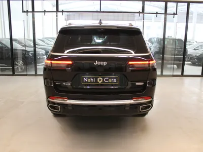 2021 جييب جراند شيروكي ساميت