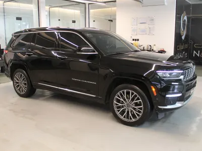 2021 جييب جراند شيروكي ساميت