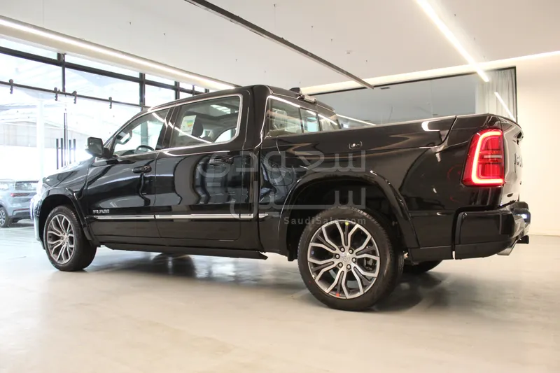 2025 دودج رام 1500 ليمتد