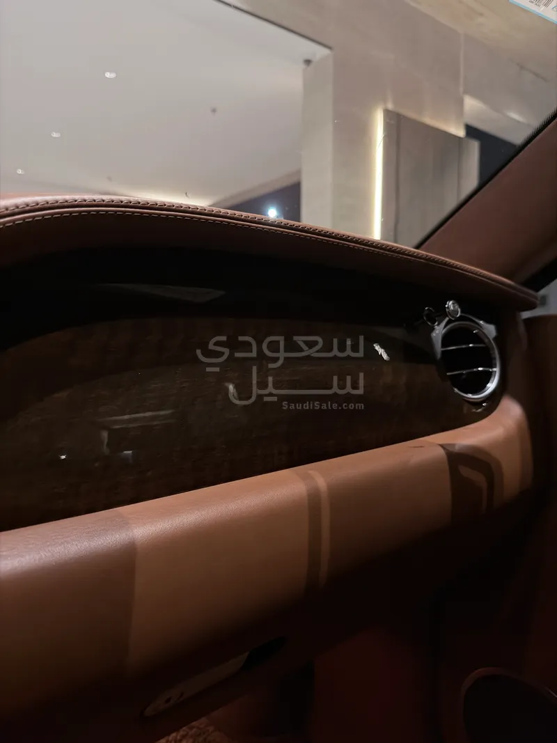 2014 بنتلي كونتيننتل جي تي