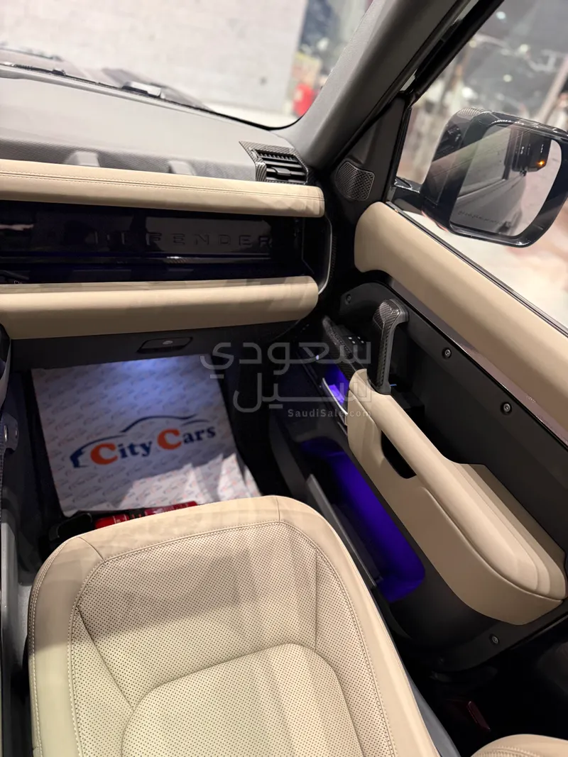 2023 لاند روفر ديفيندر 90