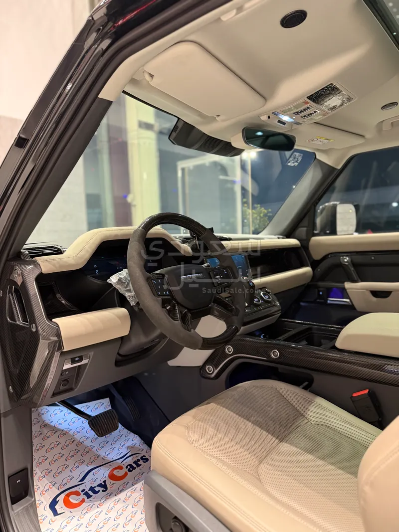 2023 لاند روفر ديفيندر 90