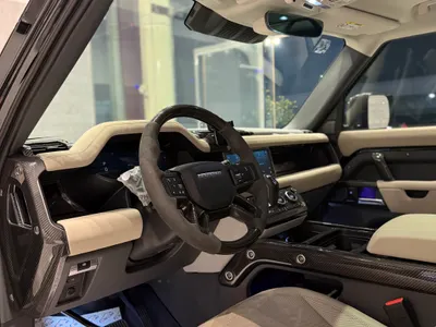 2023 لاند روفر ديفيندر 90