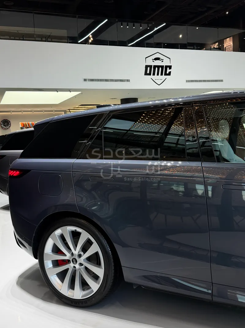 2025 لاند روفر رينج روفر سبورت اتش اس اي