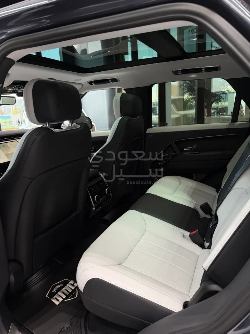 2025 لاند روفر رينج روفر سبورت اتش اس اي