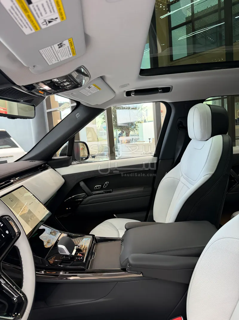 2025 لاند روفر رينج روفر سبورت اتش اس اي