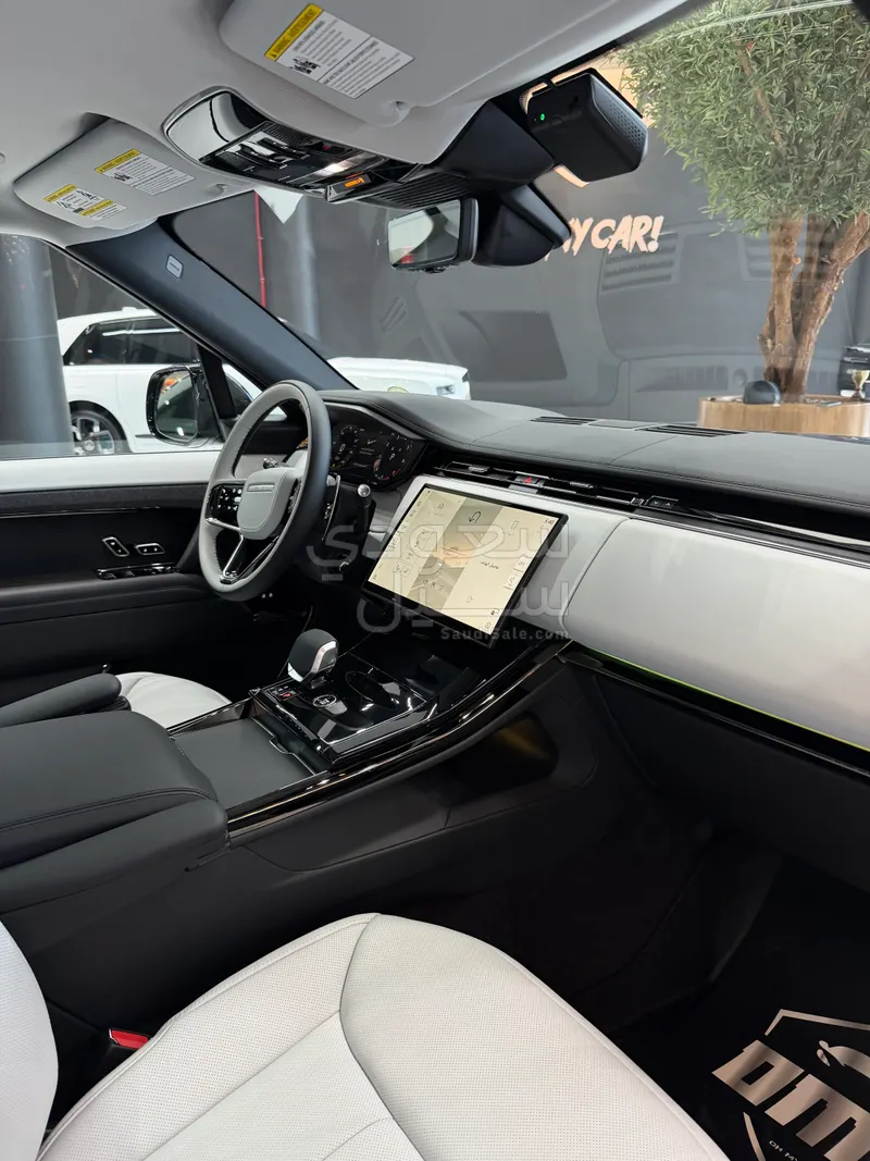 2025 لاند روفر رينج روفر سبورت اتش اس اي