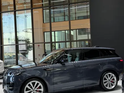 2025 لاند روفر رينج روفر سبورت اتش اس اي