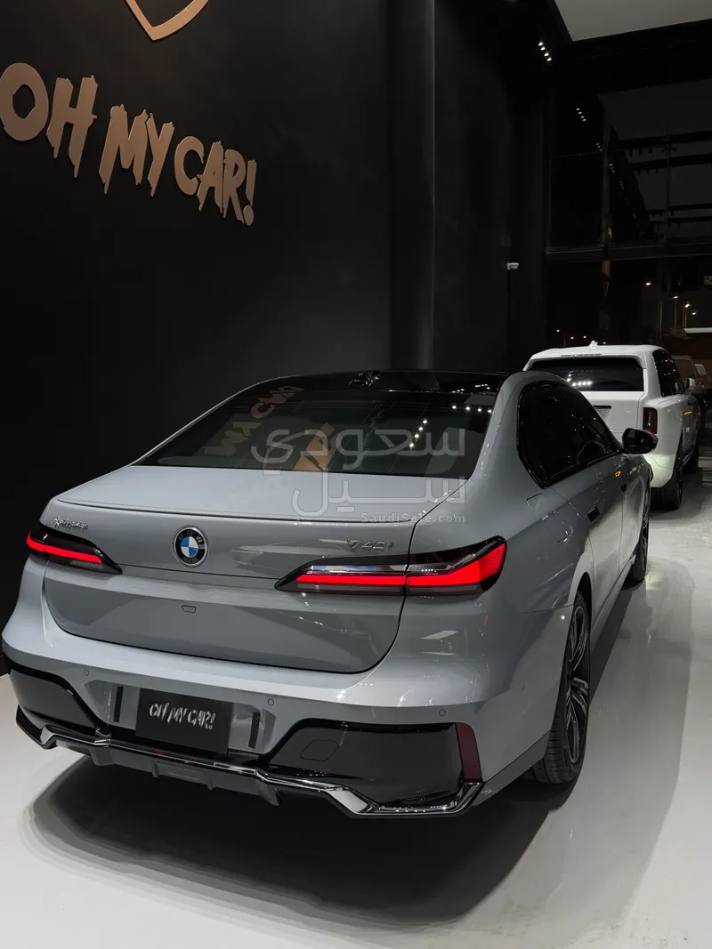 2025 بي ام دبليو الفئة السابعة 740أي
