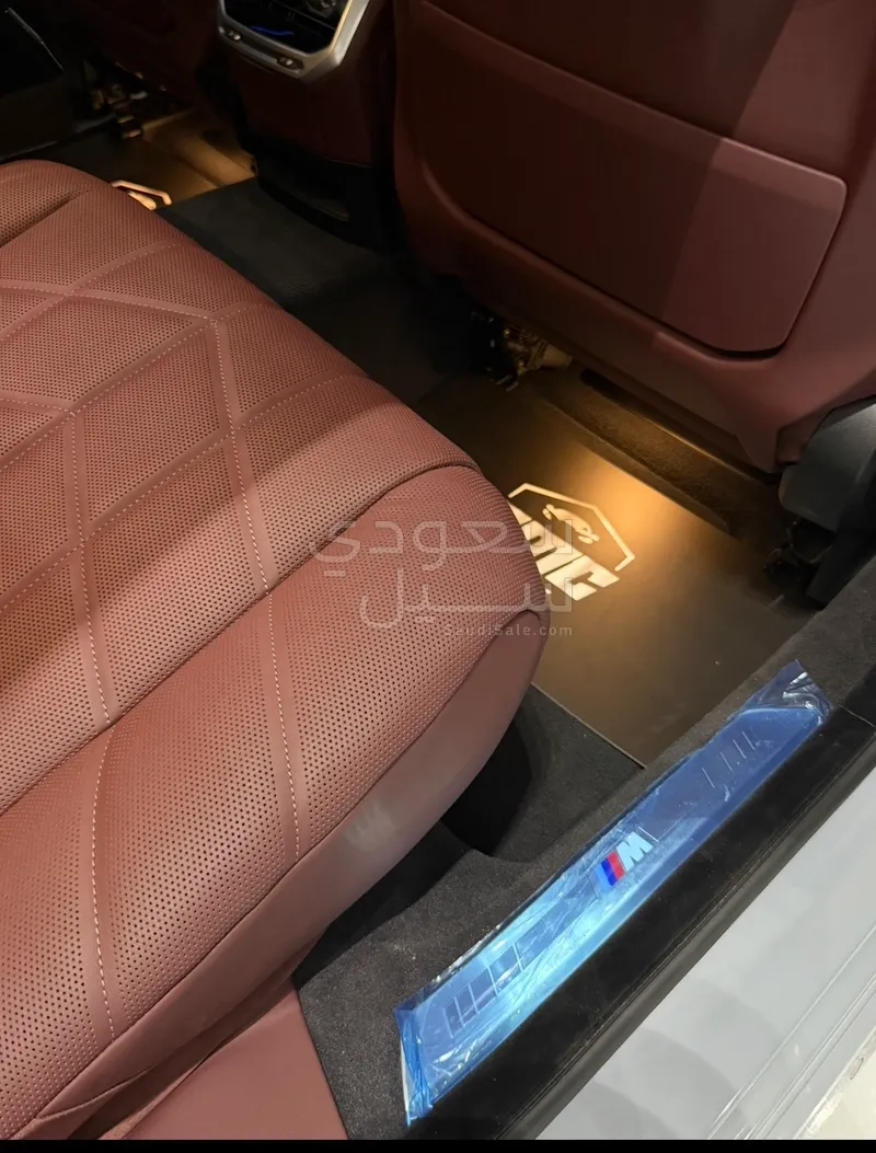 2025 بي ام دبليو الفئة السابعة 740أي