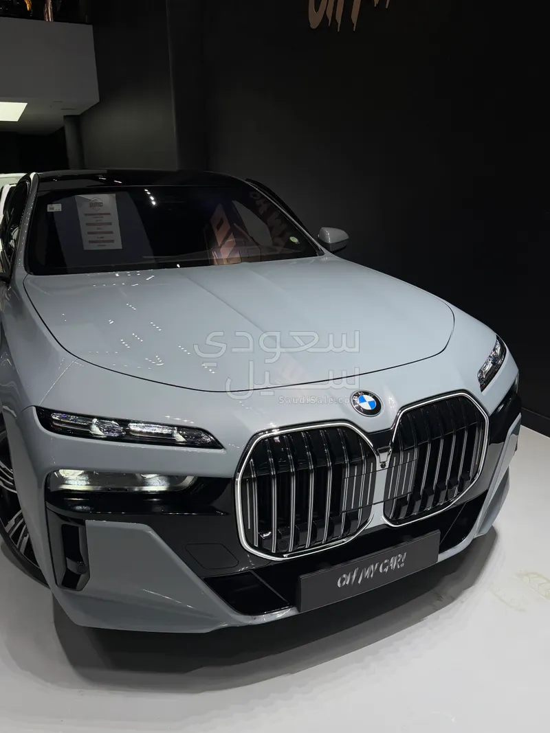 2025 بي ام دبليو الفئة السابعة 740أي