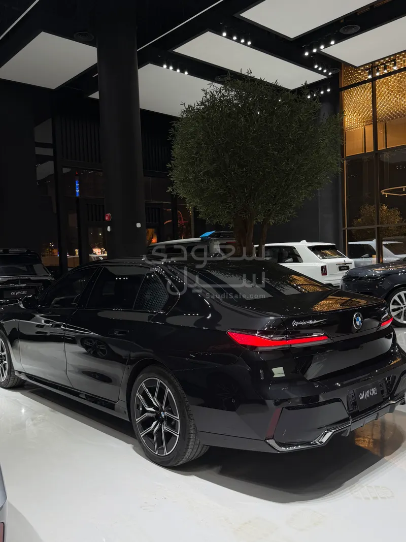 2025 BMW 7 Series 735i