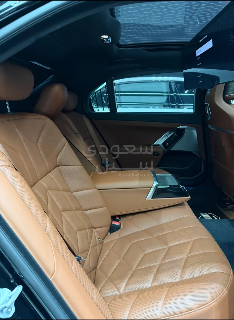 2025 BMW 7 Series 735i