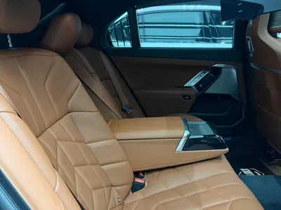 2025 BMW 7 Series 735i