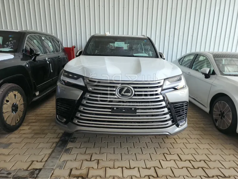 2026 لكزس إل إكس 600