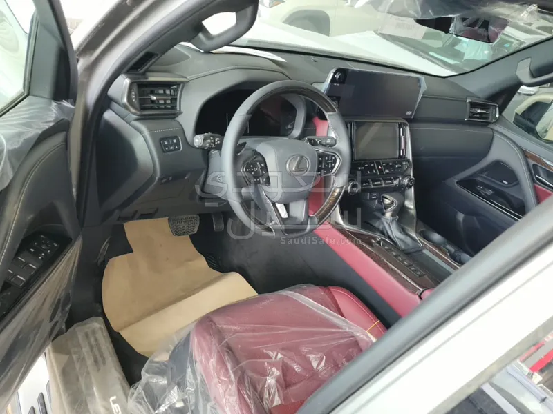 2026 لكزس إل إكس 600