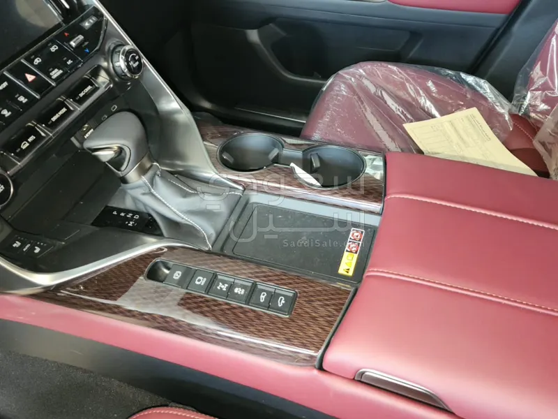 2026 لكزس إل إكس 600