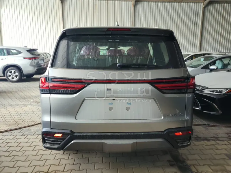 2026 لكزس إل إكس 600