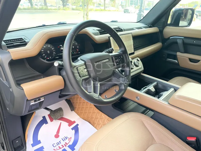 2025 لاند روفر ديفيندر